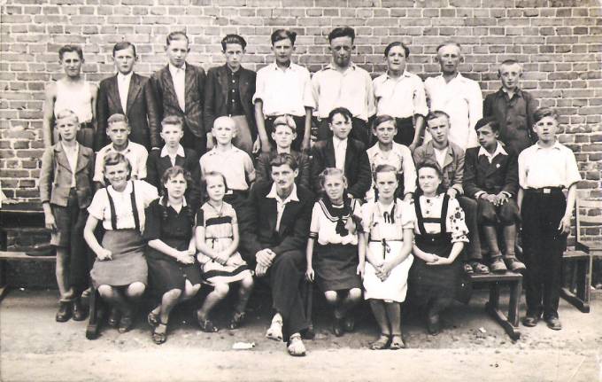 Ostatnia klasa Szkoły Powszechnej 1946