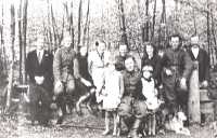 Rodzina Borczyków z polskimi ułanami